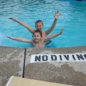 Meet your Posher, Elaine